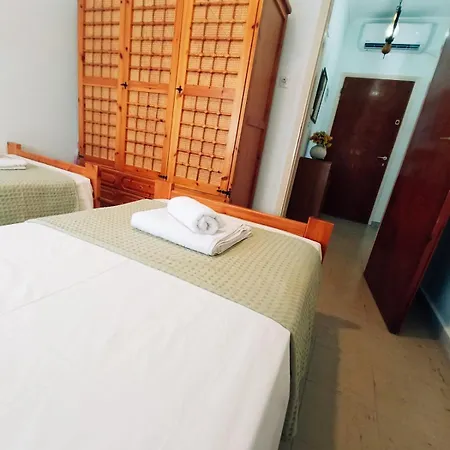 Apartament Carnations Nea Plagia